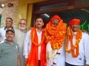 गोवर्धन पूजा समिति के नवनिर्वाचित अध्यक्ष विनोद यादव गप्पू का हुआ जोरदार स्वागत