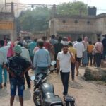 Varanasi : चांदपुर में ट्रांसपोर्ट के ऑफिस में लगी आग, लाखों का सामान जलकर राख