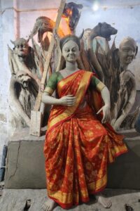 काशी में पहली बार थीम आधारित होलिका दहन, चेतगंज में ‘एलियंस’ संग जलेगी विशाल प्रतिमा