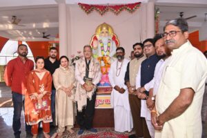 हिमाचल प्रदेश के राज्यपाल कवीन्द्र गुप्ता ने कबीर प्राकट्य स्थल लहरतारा में टेका मत्था, कबीर के विचारों को बताया मानवता के लिए मार्गदर्शक