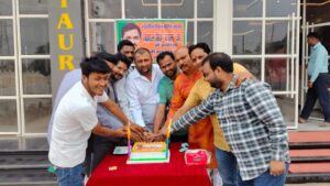  विधान परिषद सदस्य विशाल सिंह चंचल का धूमधाम से मना जन्मदिन, दीर्घायु एवं स्वस्थ रहने की समर्थकों ने कामना