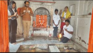 नमामि गंगे ने कामदा एकादशी पर आदिकेशव तीर्थ पर चलाया स्वच्छता अभियान, पूजन-अर्चन के साथ दिया पर्यावरण संरक्षण का संदेश