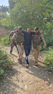 वाराणसी: पुलिस और पशु तस्करों के बीच मुठभेड़, पैर में गोली लगने से एक आरोपी घायल