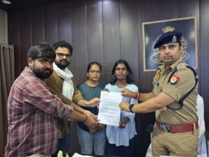 BHU लंका गेट पर प्रदर्शन के अधिकार को लेकर ACP को ज्ञापन, कार्रवाई की मांग