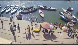 एनडीआरएफ ने गंगा नदी में डूब रही श्रद्धालु को सुरक्षित बचाया