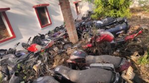 बड़ागाँव पुलिस का “ऑपरेशन क्लीन : 22 लावारिस वाहनों की ₹4.75 लाख में हुई नीलामी