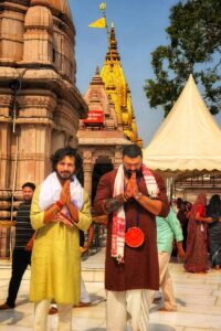 रक्तांचल सीज़न-3 की रिलीज़ से पहले काशी पहुंचे कलाकार, बाबा विश्वनाथ के दरबार में लिया आशीर्वाद