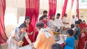 महाप्रसाद वितरण
