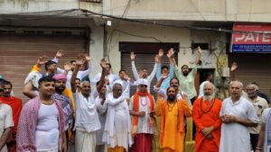 काशी विश्वनाथ धाम के श्रद्धालु 