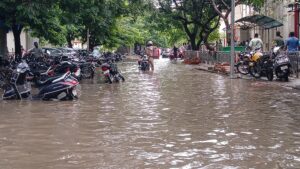 मूसलाधार वर्षा से जल जमाव