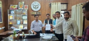 15 अगस्त से पहले राष्ट्रध्वज के सम्मान को लेकर प्रशासन से सख्त कार्रवाई की मांग