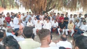 वाराणसी गोबर विवाद: रमना में ग्राम प्रधानों की बैठक, सोशल मीडिया टिप्पणी पर मुकदमे की मांग -2026