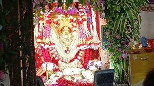 स्वर्ण-जवाहर से दमका मां कूष्मांडा का दरबार, 15 हजार श्रद्धालुओं ने ग्रहण किया प्रसाद