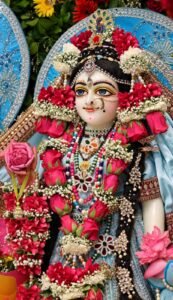 दुर्गाकुंड इस्कॉन मंदिर में धूमधाम से मनी राधाष्टमी, 108 व्यंजनों का लगा भोग