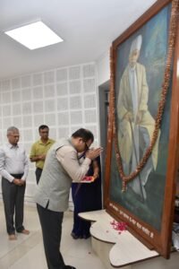 प्रो. अजित कुमार चतुर्वेदीडॉ. पार्थ बिस्वास