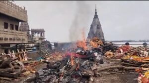 गंगा के बढ़ते जलस्तर से मणिकर्णिका घाट पर अंतिम संस्कार प्रभावित, गलियों में घुसा पानी -2026