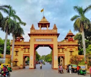 फ्लैट बुकिंग के नाम पर BHU की 2 महिला प्रोफेसरों से 30 लाख की कथित धोखाधड़ी