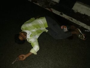 सुंदरपुर में असलहा तस्करों की तलाश में पहुंची पुलिस टीम पर फायरिंग, कांस्टेबल अमित शुक्ला को लगीं 3 गोलियां